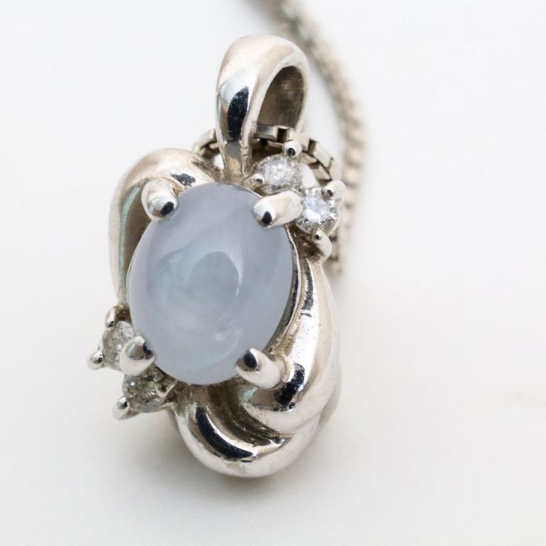 850 platinum necklace with sapphire and diamond pendant
