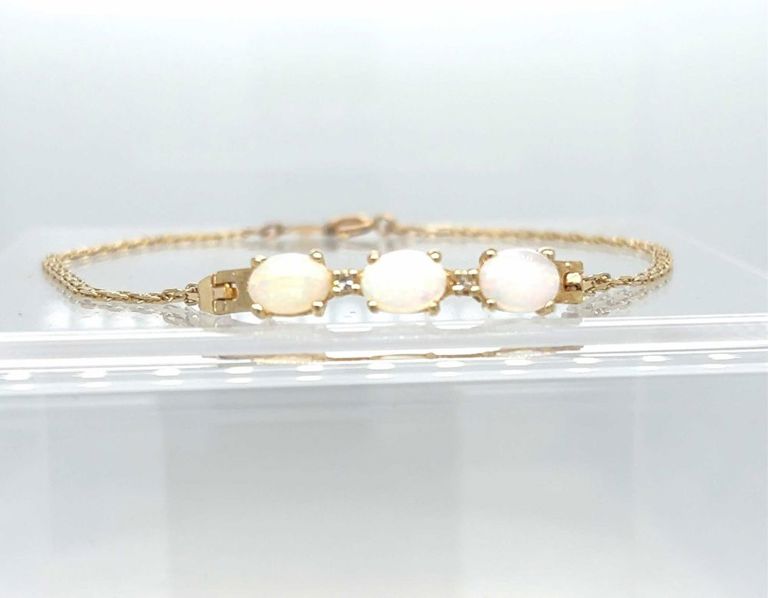 14k yellow gold opal and diamond chain bracelet