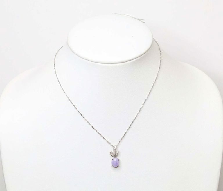 18k white gold necklace with jade and diamond pendant