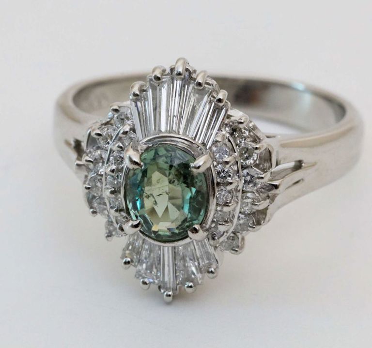 900 platinum alexandrite and diamond ring