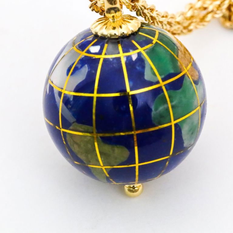 18k yellow gold necklace with an enamel globe pendant