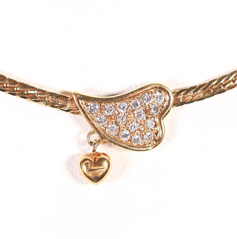 18k yellow gold diamond heart pendant on necklace