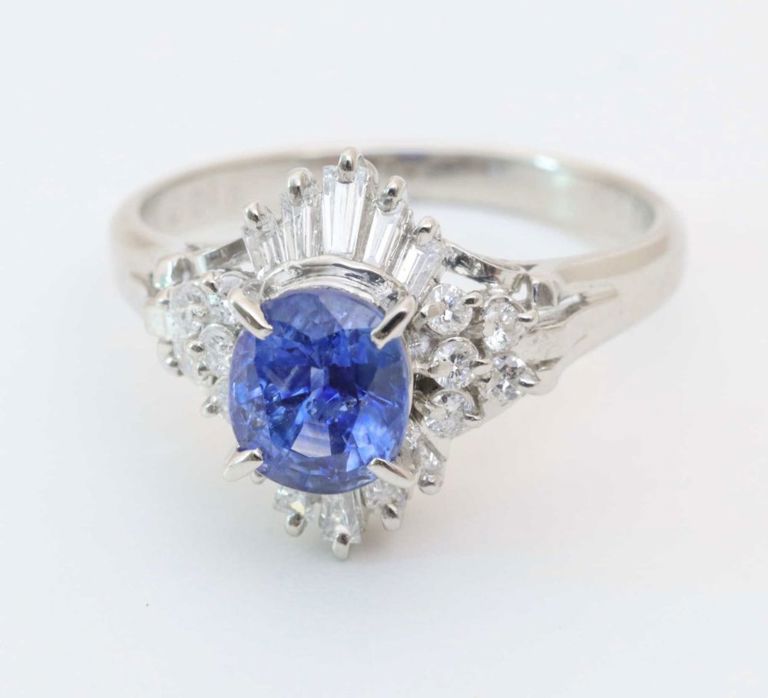 900 platinum ring with sapphire and diamonds