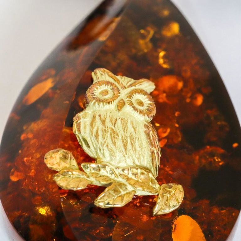 18k yellow gold black quartz necklace with amber pendant