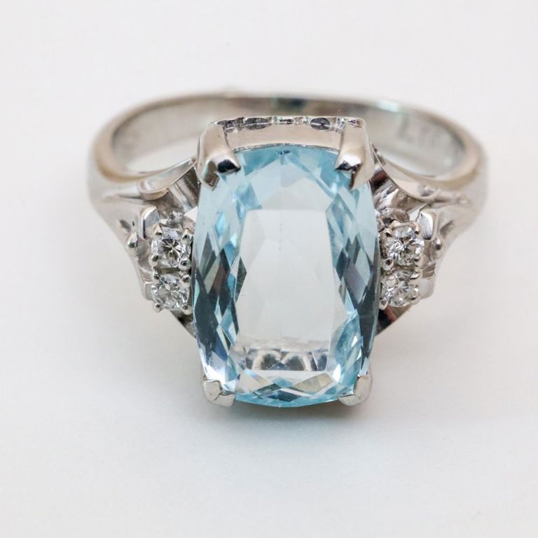 900 platinum aquamarine and diamond ring