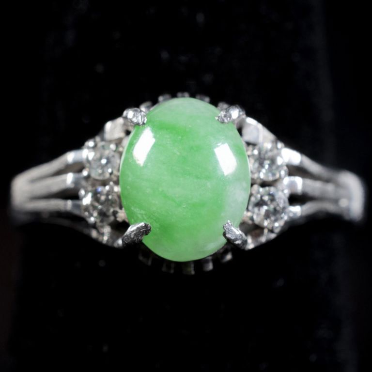 900 platinum jade and diamond ring