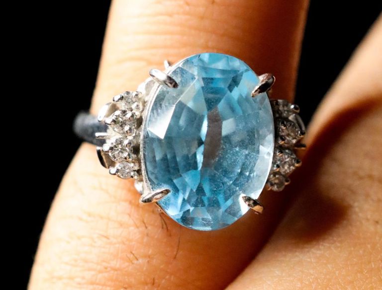 900 platinum topaz and diamond ring