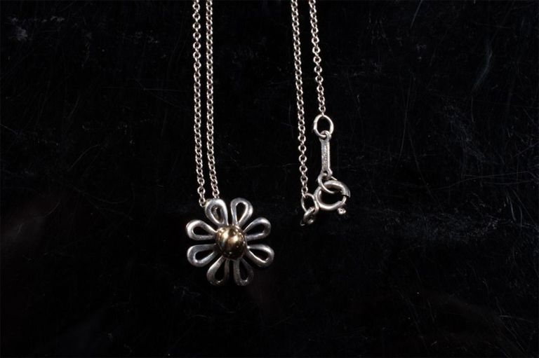 925 sterling silver necklace with flower pendant