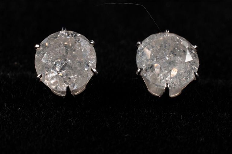 900 platinum diamond stud earrings