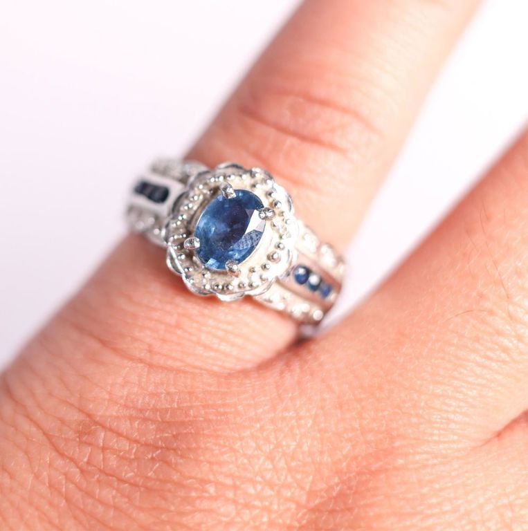 900 platinum sapphire and diamond ring