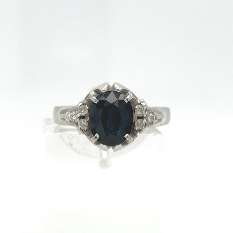 Art Deco 900 platinum sapphire and diamonds ring
