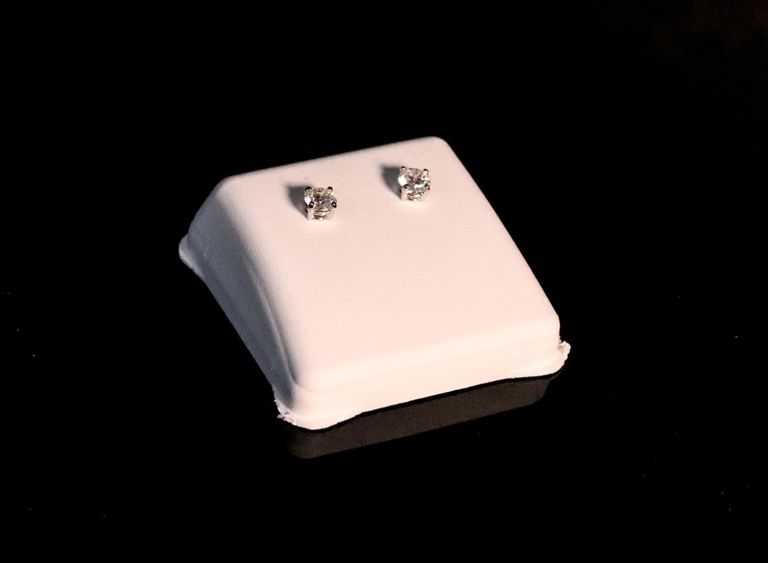White gold diamond stud earrings