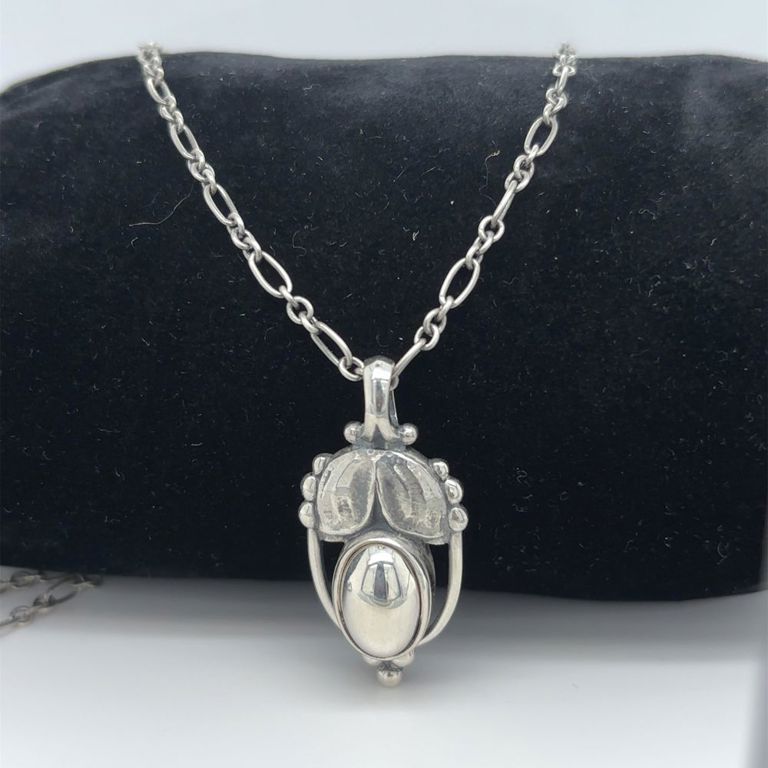Art Deco sterling silver pendant necklace