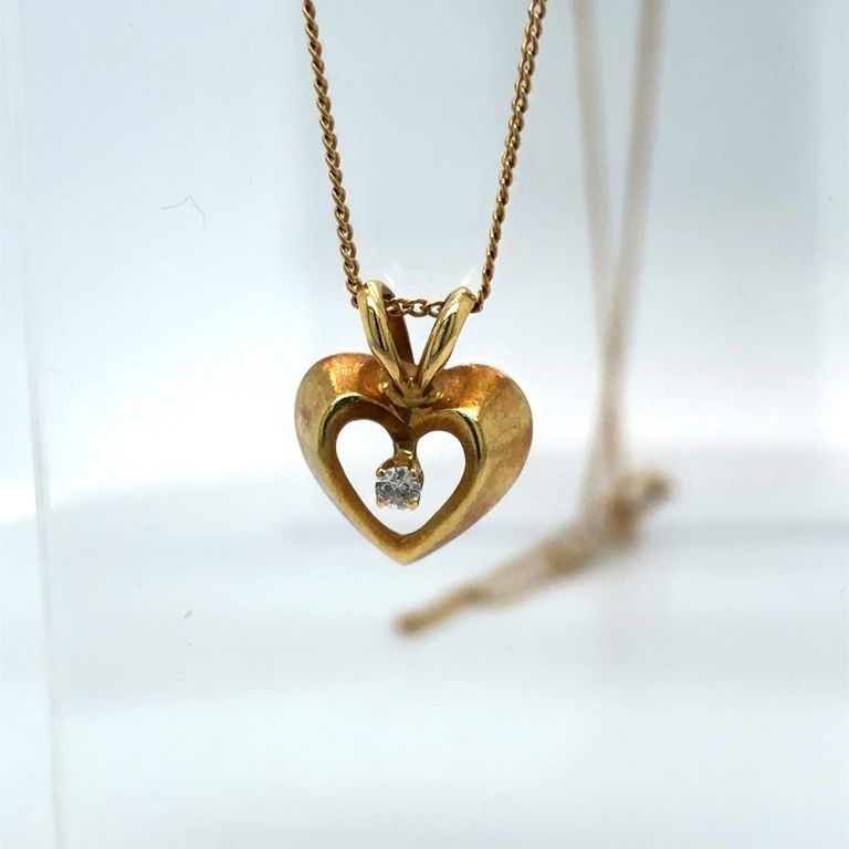18k yellow gold open heart diamond pendant necklace