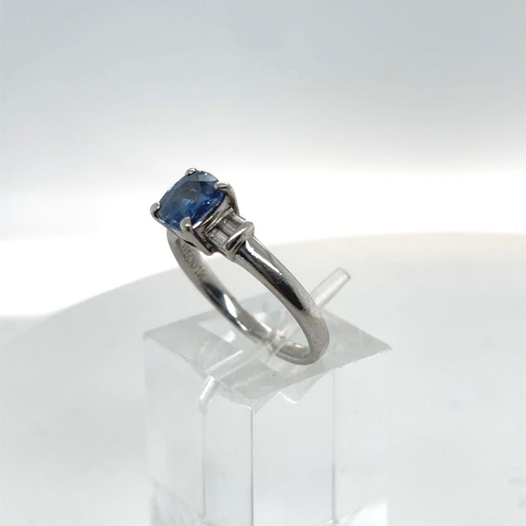 850 platinum sapphire and diamond ring