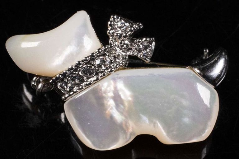 Vendome pearl dog motif brooch