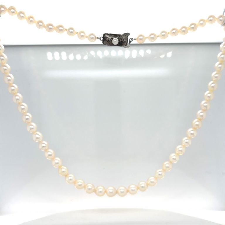 Akoya pearl necklace with sterling silver clasp