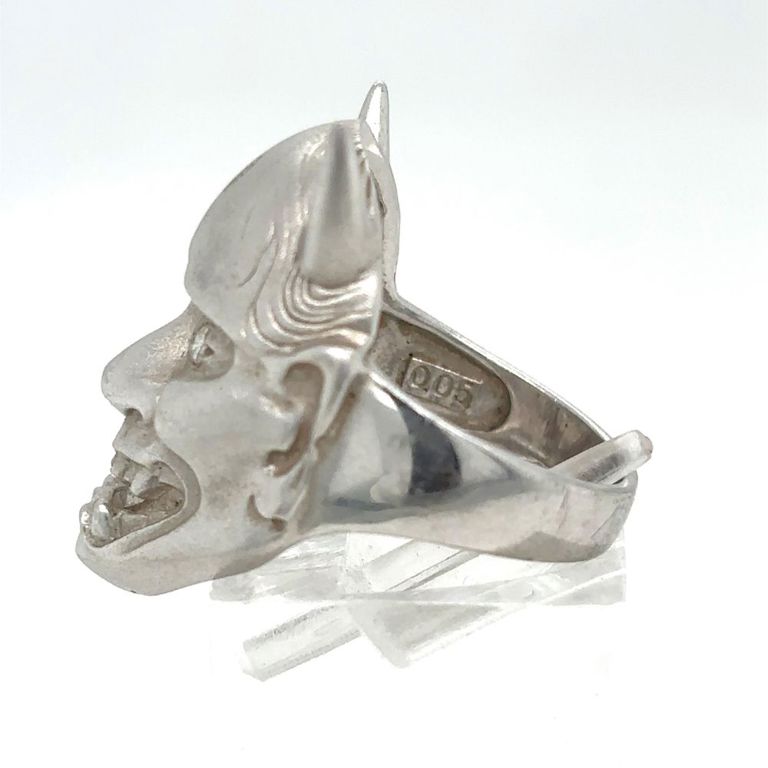 900 platinum Hannya mask ring with diamonds