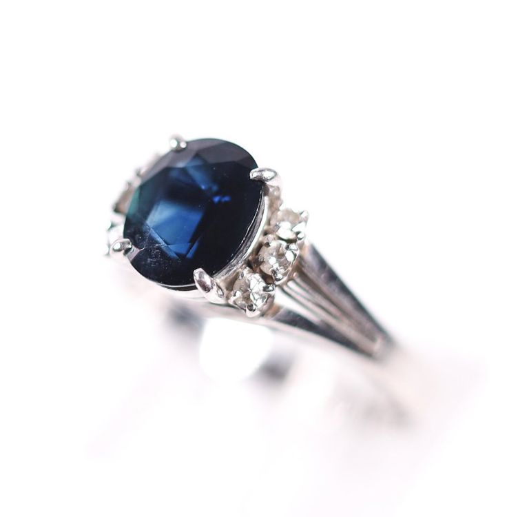 900 platinum sapphire and diamond ring