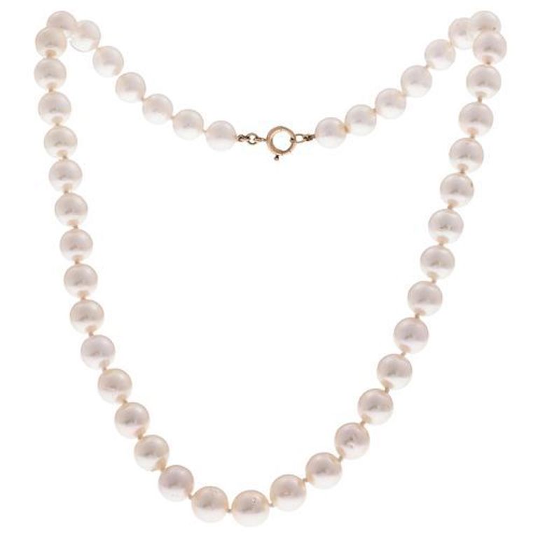 Cultured pearl necklace with 14k gold clasp