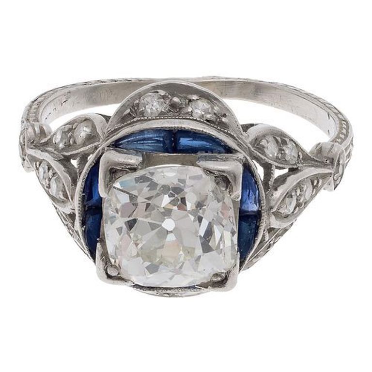 Art Deco platinum ring with diamond and synthetic sapphire