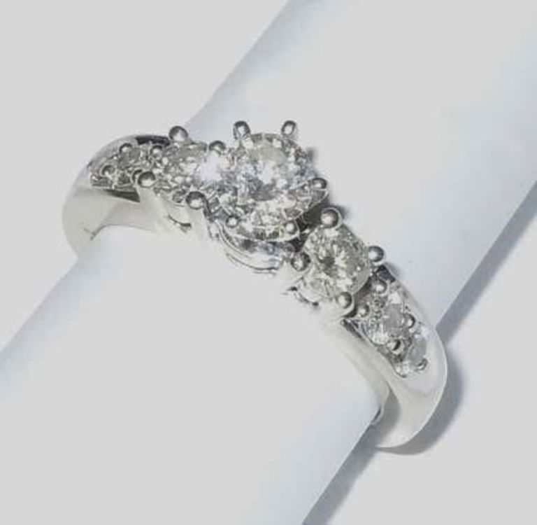 Vintage 14kt White Gold Diamond Multi Stone Ring