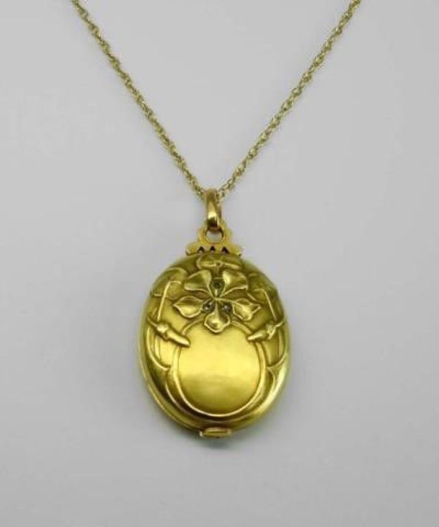 18Kt Gold Rose Cut Diamond Locket Pendant