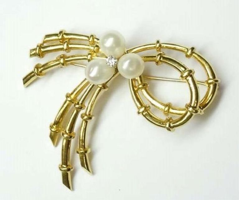 18Kt Gold Diamond Pearl Bent Bamboo Estate Brooch