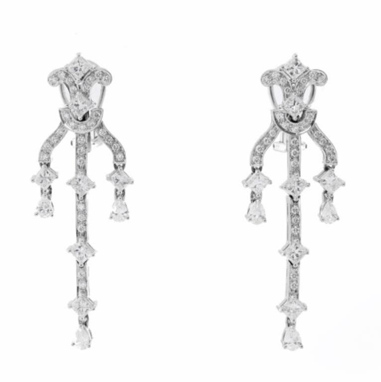 18K White Gold and Diamond Dangling Earrings