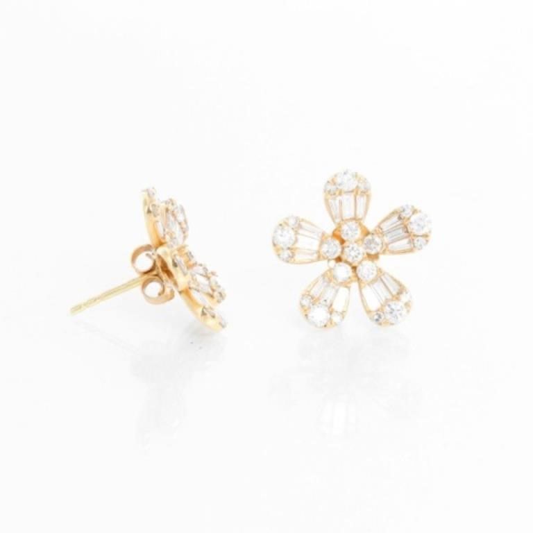 14k yellow gold diamond flower studs
