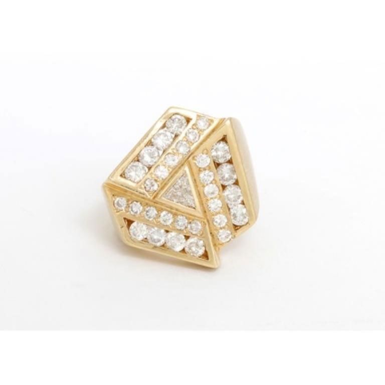 Beautiful 18k Yellow Gold Diamond Geometric Style Rng