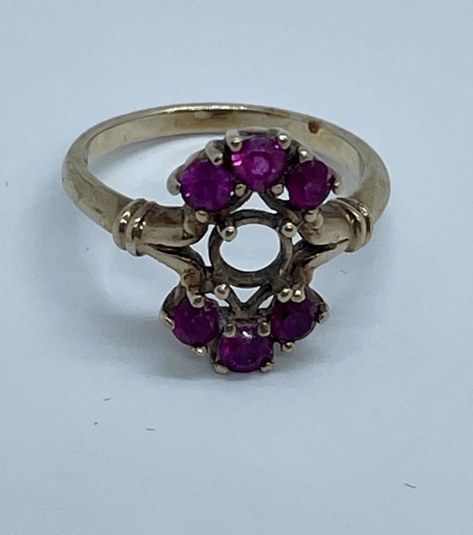 10k gold rubies ring