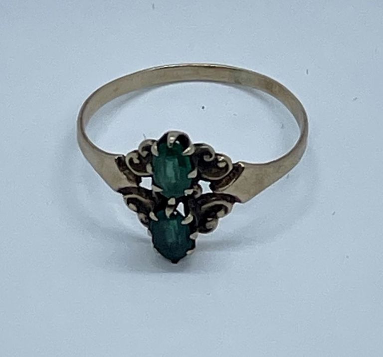 10k gold emerald ring