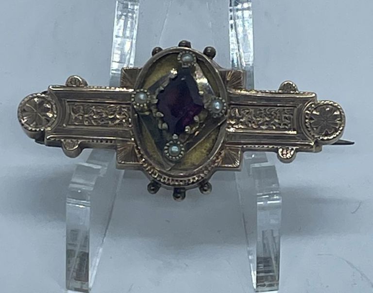 10k yellow gold red stone and seed pearl bar brooch