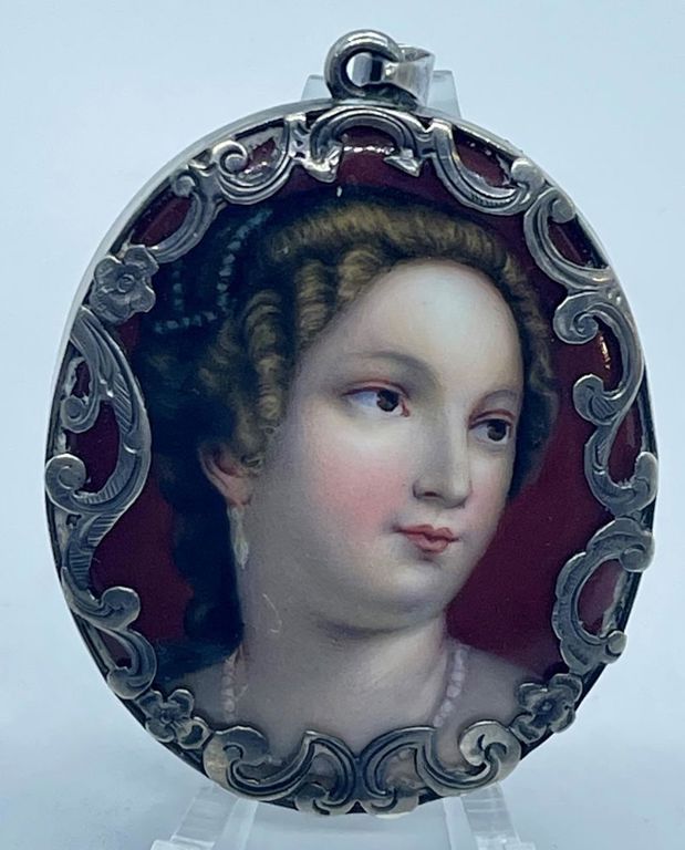 Hand painted portrait pendant in sterling silver