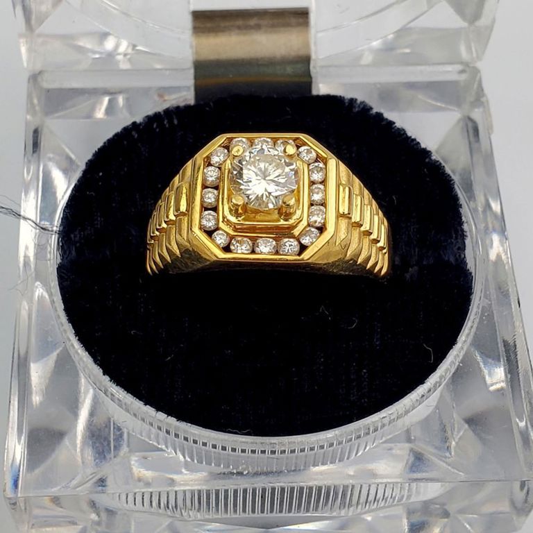 Vintage 18k gold and diamonds ring