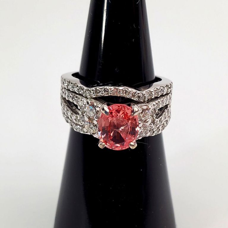 14k white gold, padparadscha sapphire, and diamonds ring
