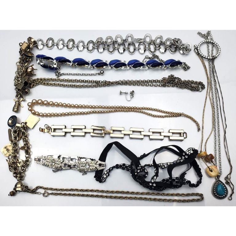 Bag lot of good quality vintage costume jewelry
