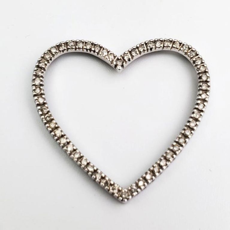 14k white gold and diamond heart-shaped pendant