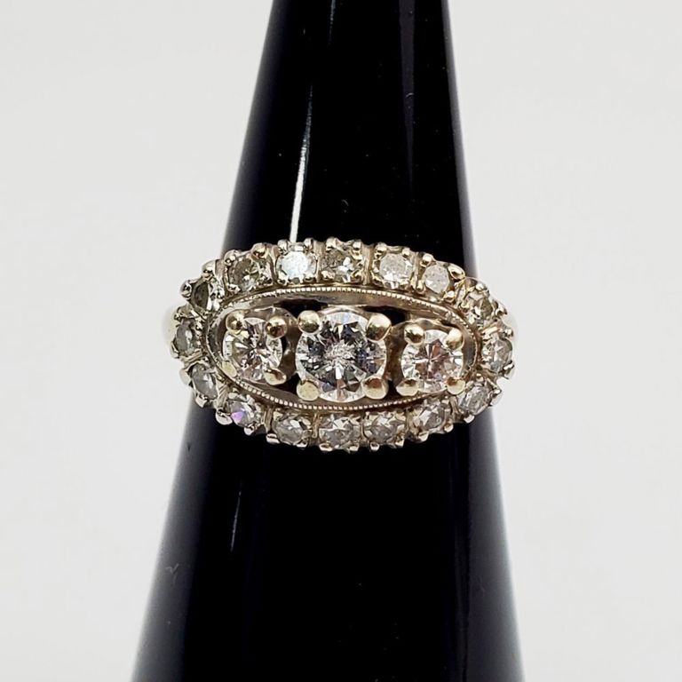 Fine 14k white gold and diamond ring