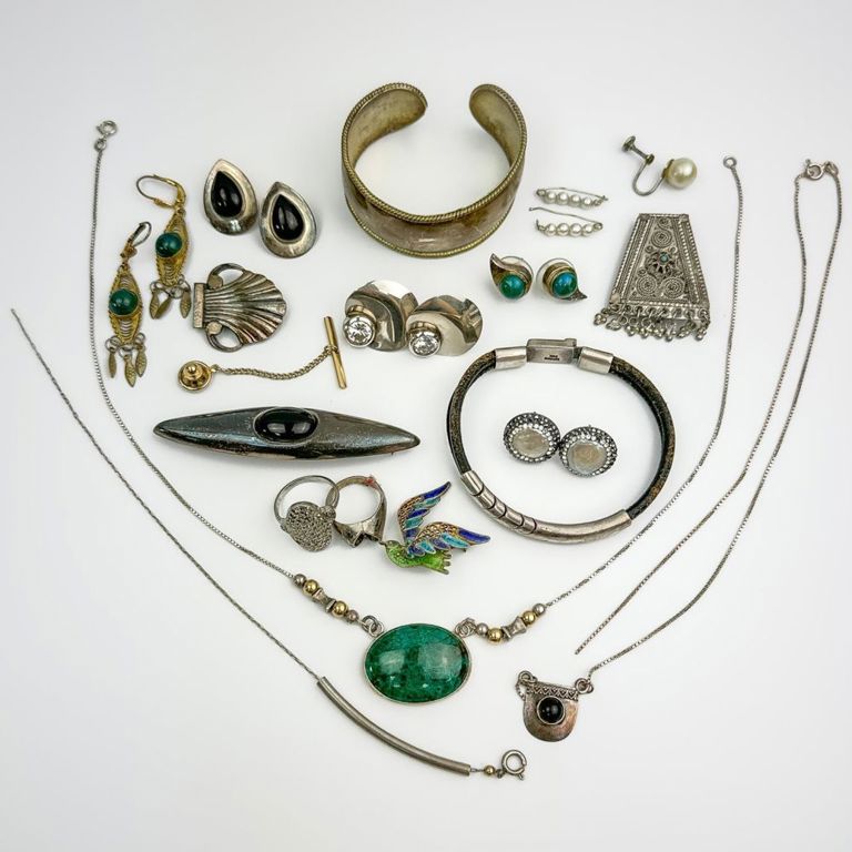 Group lot of vintage silver jewelry items