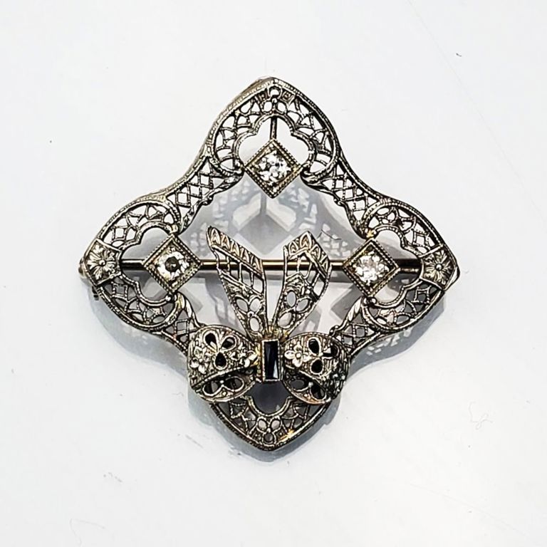 14k white gold and diamond Art Deco style brooch