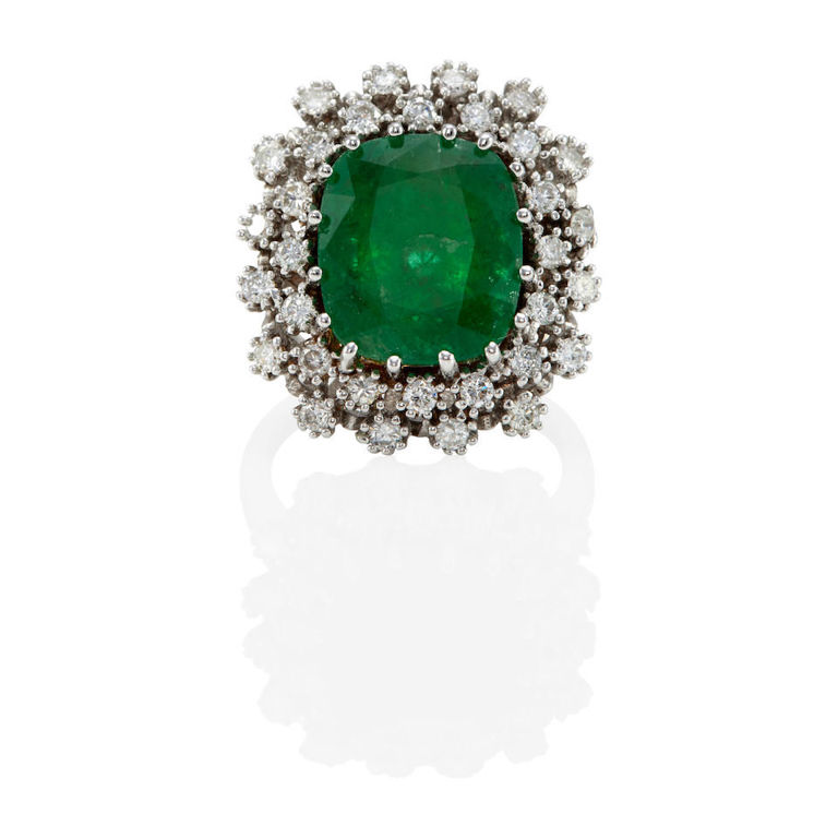 18K GOLD, EMERALD AND DIAMOND CLUSTER RING WITH GIA REPORT