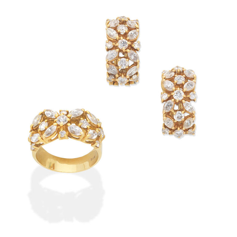 Diamond ring and earhoops