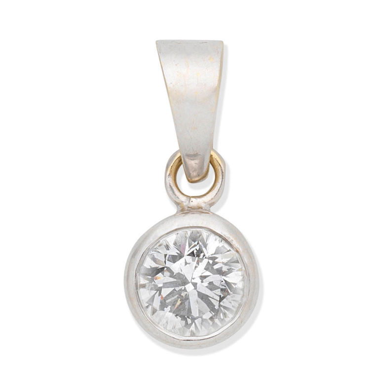 Diamond single-stone pendant