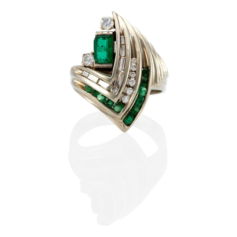 14k gold emerald and diamond ring