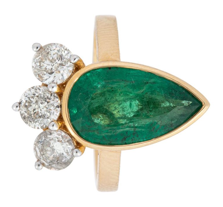 18k yellow gold emerald and diamond ring