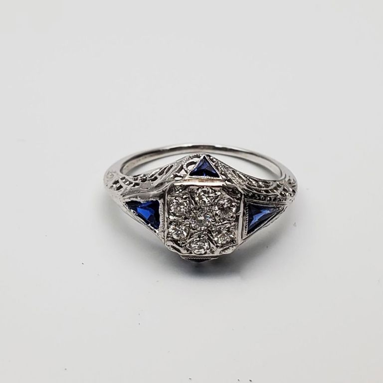 18k white gold ring with diamonds and sapphires