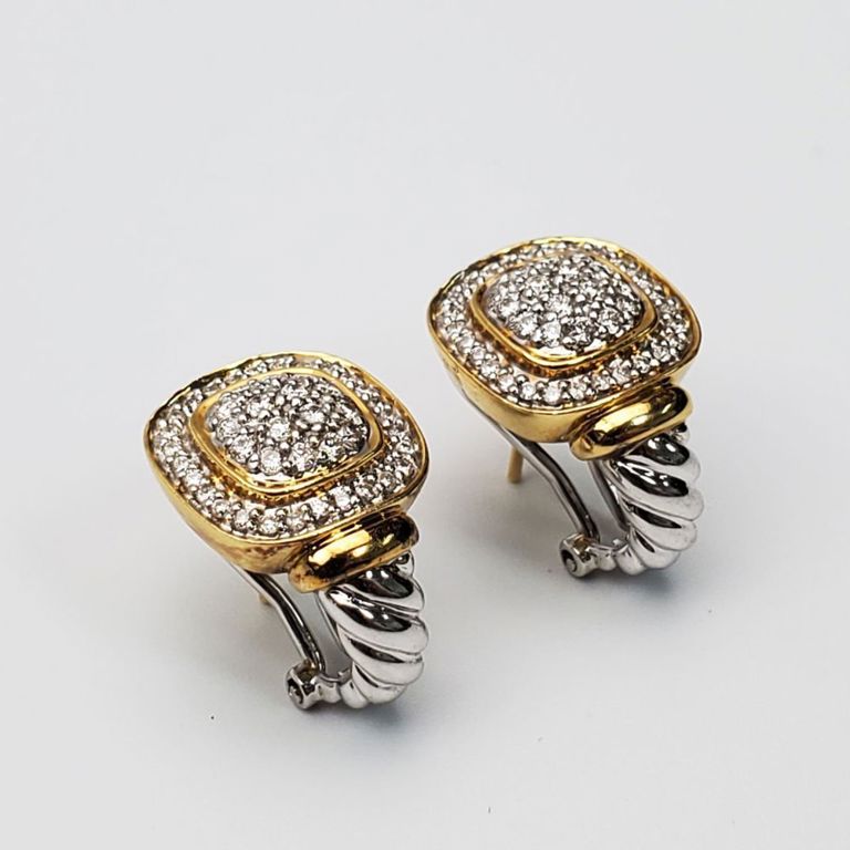 Pair of 18k white and yellow gold earrings with diamonds
