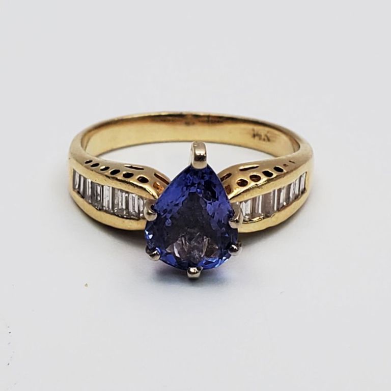 14k gold diamond and tanzanite ring